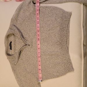 Brandy Melville cropped sweater